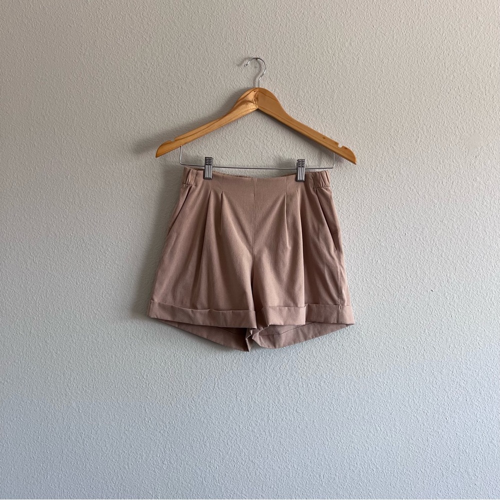 Lululemon Elegant Tan Women's Shorts